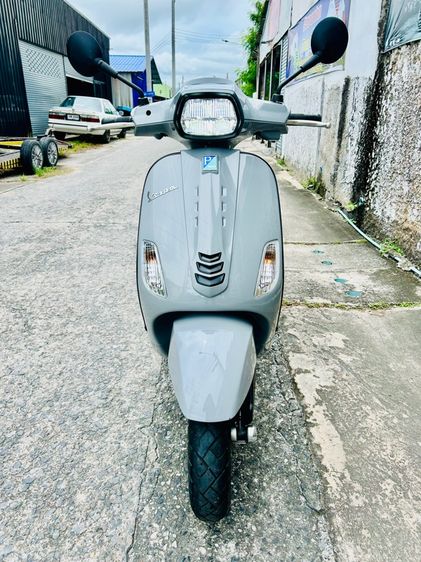 Vespa S125 3V IE IGET ปี2023 วิ่ง2000โล กุญแจชิพ2ดอก สด-ผ่อน รูปที่ 2