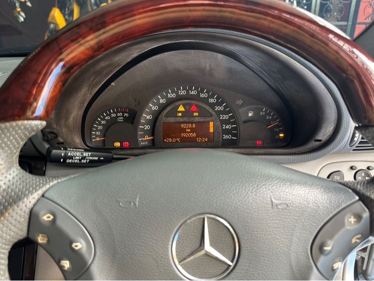 Mercedes-Benz C-Class 2003 C200 Kompressor Sedan เบนซิน ไม่ติดแก๊ส เกียร์อัตโนมัติ บรอนซ์เงิน รูปที่ 4