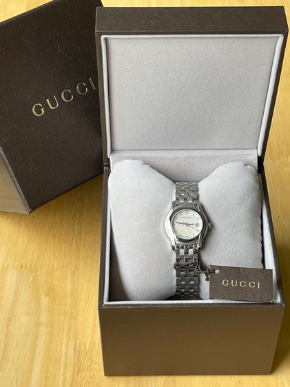 GUCCI Round face Watches Mother of Pearl Diamond 5500L Quartz Silver Dial Women รูปที่ 3