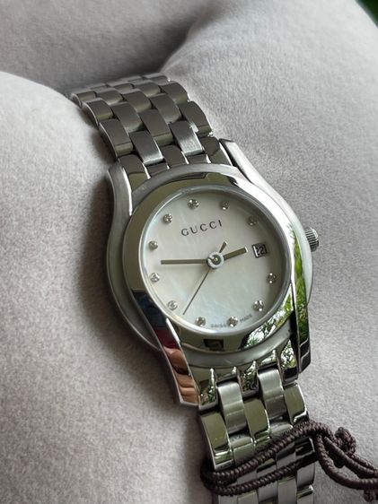 GUCCI Round face Watches Mother of Pearl Diamond 5500L Quartz Silver Dial Women รูปที่ 5
