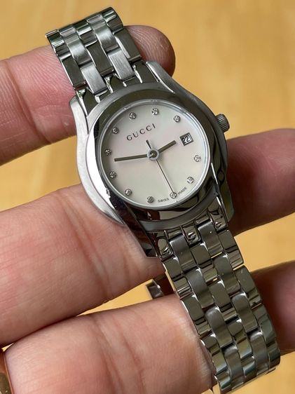GUCCI Round face Watches Mother of Pearl Diamond 5500L Quartz Silver Dial Women รูปที่ 15
