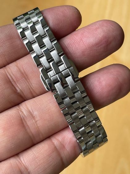 GUCCI Round face Watches Mother of Pearl Diamond 5500L Quartz Silver Dial Women รูปที่ 12