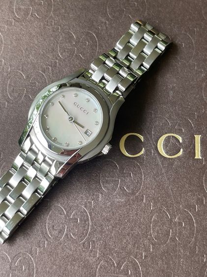 GUCCI Round face Watches Mother of Pearl Diamond 5500L Quartz Silver Dial Women รูปที่ 8