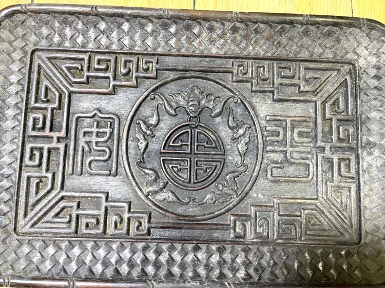 ถาด ไม้แกะสลัก ลายค้างคาวคาบเหรียญ สะสมA3 รูปที่ 6