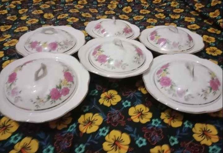 ถ้วยโบราณพร้อมฝาปิด (ลายดอกชมพู)