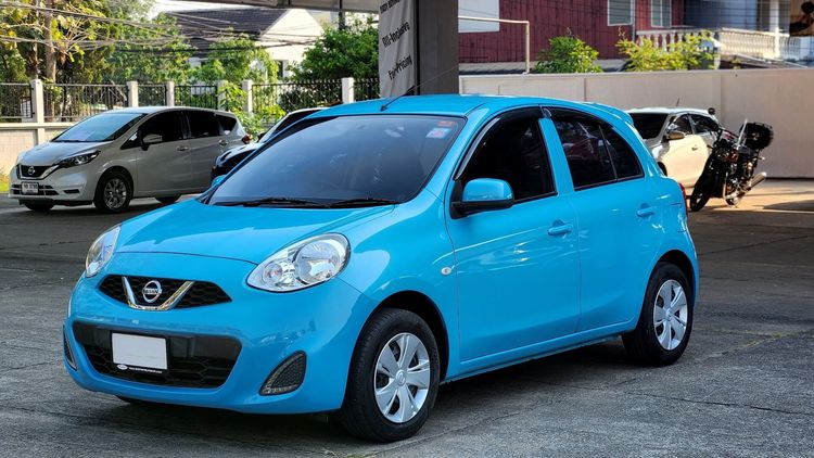 รถ Nissan March 1.2 E สี ฟ้า