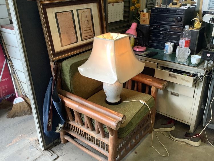 ไฟและโคมไฟเก่า โคมไฟโบราณ