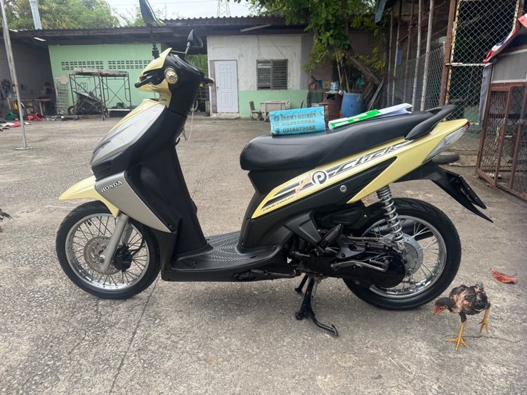 HONDA Click 110 คาร์บูออโต้ สตาร์ทมือ เครื่องดีมาก สีสวยมาก ต้องมาดูของจริง  รูปที่ 3