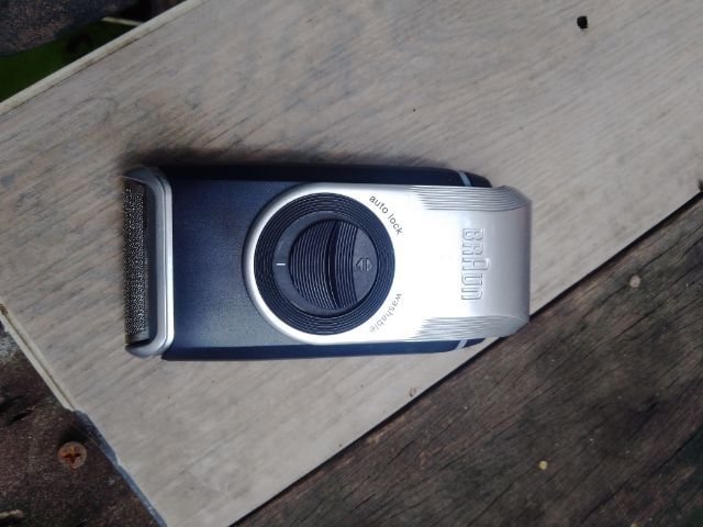 เครื่องโกนหนวดใช้งานได้ 2 ฟังก์ชัน รูปที่ 3