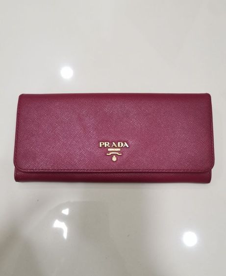 หญิง ชมพู อื่นๆ อื่นๆ กระเป๋าสตางค์ Prada แท้ กล่องการ์ดครบ สวยมาก ราคาดีที่สุดครับ