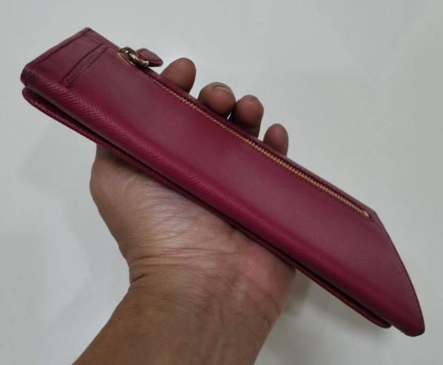 กระเป๋าสตางค์ Prada แท้ กล่องการ์ดครบ สวยมาก ราคาดีที่สุดครับ รูปที่ 5