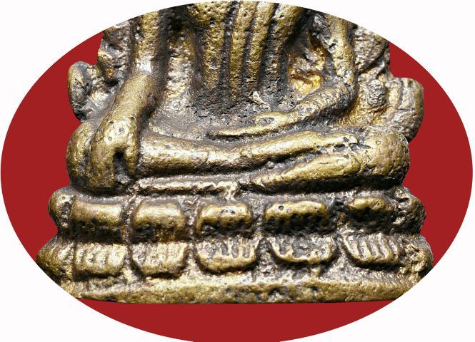 ผิวมะกรูด 🔆 เก่าเก็บ 🔐 พระพุทธชินราชอินโดจีน วัดสุทัศน์ ปี 2485 พิมพ์ต้อใหญ่ บัวขีด เนื้อทองผสม รูปที่ 6