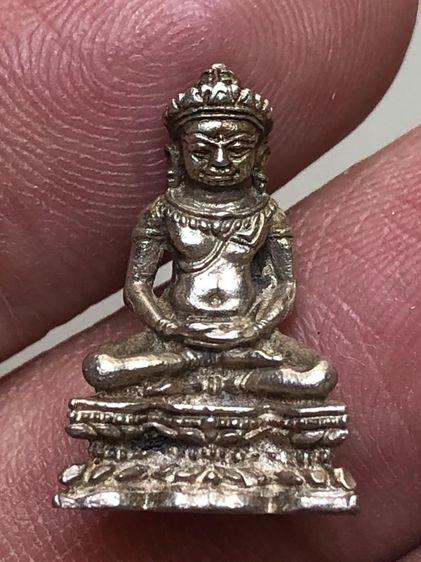 พระเกจิเก่าเนื้อเงินคะ รูปที่ 4