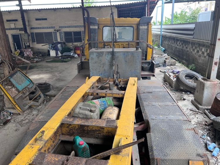 หัวลากFusoพร้อมหาง2เพลา