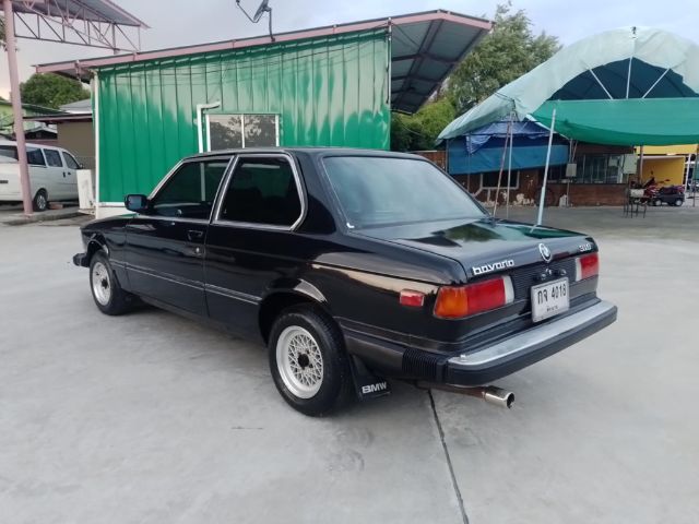 BMW Series 3 1982 318i Sedan เบนซิน ไม่ติดแก๊ส เกียร์ธรรมดา ดำ รูปที่ 4