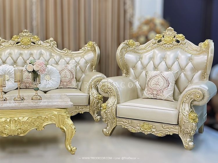 AMETHYST BAROQUE SOFA SET ชุดโซฟาหลุยส์ 4ชิ้น  พร้อมหมอนอิงและโต๊ะกลางสุดหรู รุ่น อาเมทิสต์ สีทอง รูปที่ 10