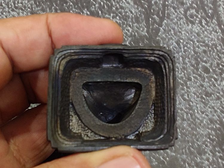 พระบูชา หลวงพ่อทวด พระนามาภิไธย ส.ก. รุ่น2 เนื้อโลหะ ตั้งหน้ารถ ขนาด 1.5 นิ้ว วัดห้วยมงคล ปี2547 รูปที่ 7