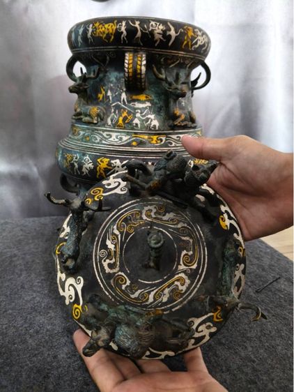 แจกันขวดลายจารึกสีทองสมัยราชวงศ์ซางโบราณ รูปที่ 2