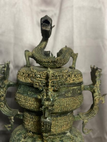 โถ้มังกรใหญ่สำริดโบราณมีอายุมาก รูปที่ 2