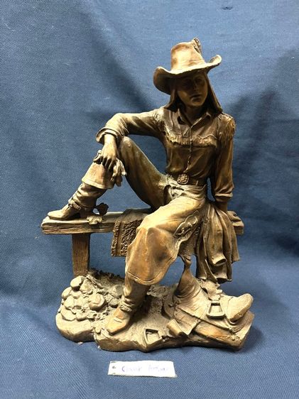 รูปปั้น คาวเกิร์ล ทองเหลืองสะสม