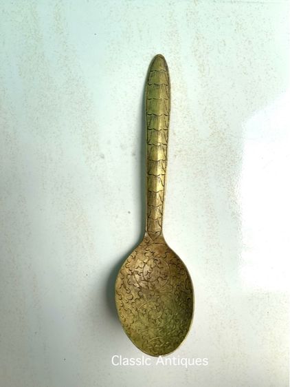 ทัพพี ทองเหลือง ตอกลายโบราณเก่าสะสม รูปที่ 3