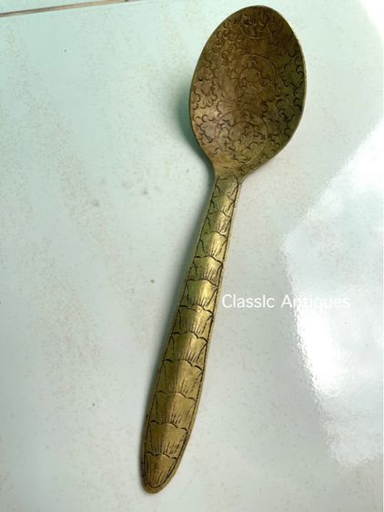 ทัพพี ทองเหลือง ตอกลายโบราณเก่าสะสม รูปที่ 7