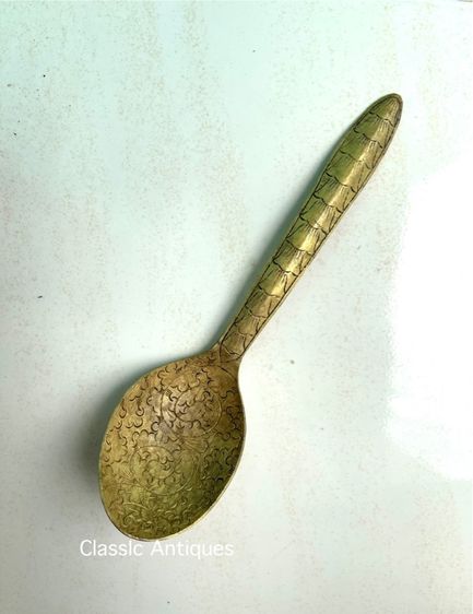 ทัพพี ทองเหลือง ตอกลายโบราณเก่าสะสม รูปที่ 2