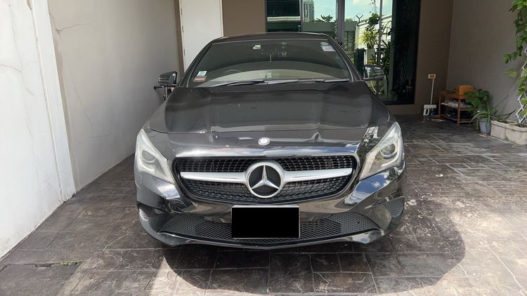 Mercedes-Benz CLA-Class 2016 CLA180 Sedan เบนซิน เกียร์อัตโนมัติ ดำ รูปที่ 2