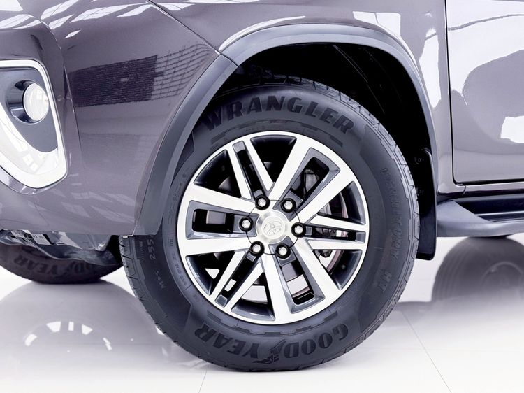 Toyota Fortuner 2015 2.8 V 4WD Utility-car ดีเซล ไม่ติดแก๊ส เกียร์อัตโนมัติ น้ำตาล รูปที่ 4