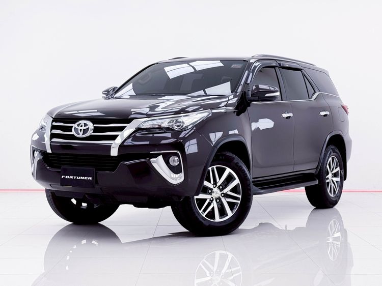 รถ Toyota Fortuner 2.8 V 4WD สี น้ำตาล