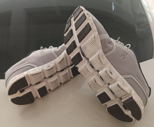 ขาย On cloud  สี Glacier สีเทา ขาว size 43-275 สภาพสวย ใส่เบาสบาย ของแท้ รูปที่ 5