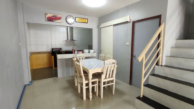 ไม่ใช่ ตึกแถวทำเลดี  สะดวกต่อการเดินทาง 3 ห้องนอน 4 ห้องน้ำ  บ้านสามชั้น ซื้อบ้านแบบมีเงินเหลือ รูปที่ 2