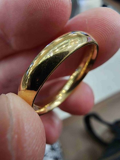 แหวน สีทอง สวยของเก่าเก็บ หายาก ขายตามสภาพ เขียน 18K ไม่ได้รับประกัน นะครับ พร้อมส่งครับ  รูปที่ 3