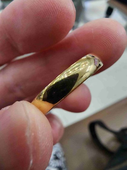 แหวน สีทอง สวยของเก่าเก็บ หายาก ขายตามสภาพ เขียน 18K ไม่ได้รับประกัน นะครับ พร้อมส่งครับ  รูปที่ 2