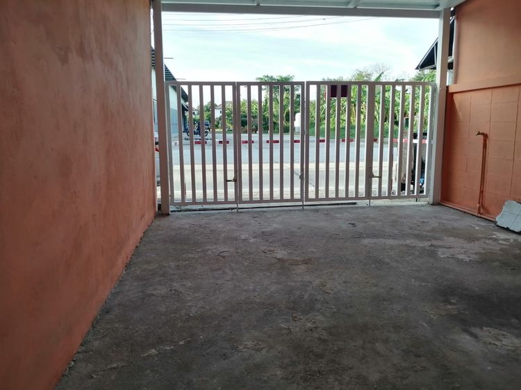 อื่นๆ ตกแต่งครบ 2022 ขายทาวเฮ้าส์ 1 ชั้น พร้อมอยู่ คลอง 4 ทำเลดีมาก ใกล้ห้างแหล่งชุมชน ค้าขายได้ รูปที่ 3