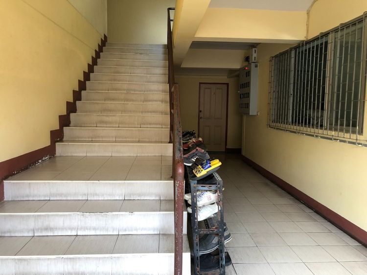 ขายอพาร์ตเมนต์ย่านสามโคกปทุมธานี ตึก 4ชั้น ทั้งหมด 70ห้อง เนื้อที่ 240 ตารางวาขาย17.5ล้านบาท