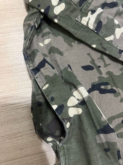 เสื้อลายพราง ยี่ห้อ Uniqlo รูปที่ 4