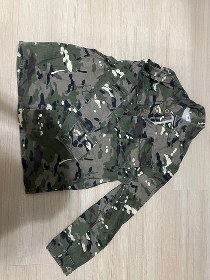 เสื้อลายพราง ยี่ห้อ Uniqlo