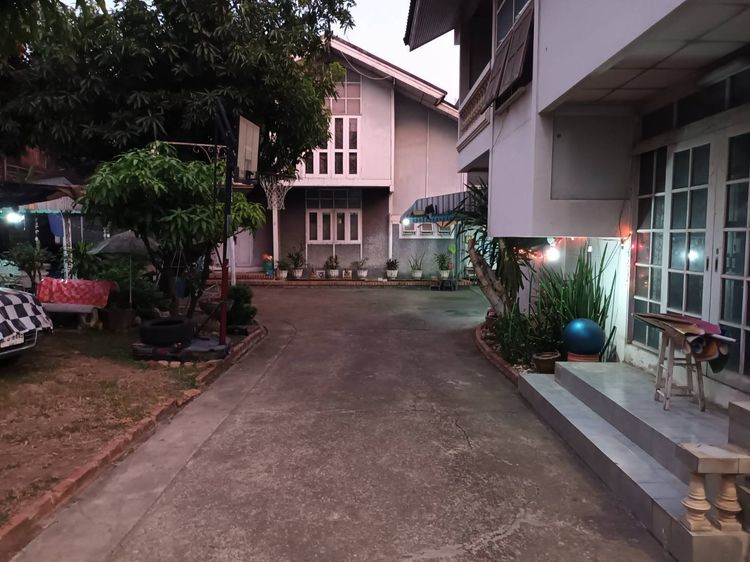 ขายบ้าน 3 หลัง พร้อมที่ดิน 208 ตารางวา ถนนเชื้อเพลิงซอย 2 ( ซอยศรีอักษร ) ราคา 128 ลบ.