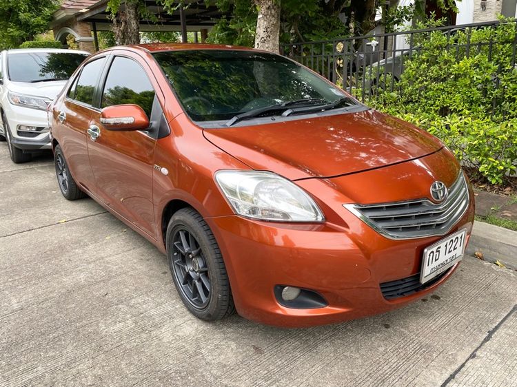 รถ Toyota Vios 1.5 J สี ส้ม