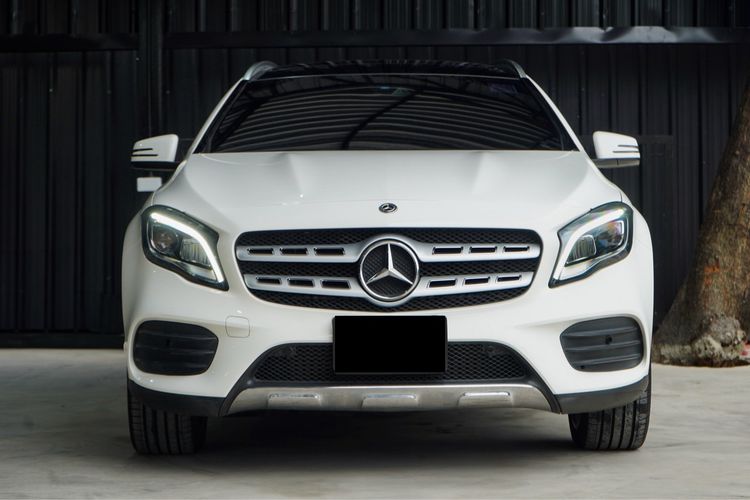 Mercedes-Benz GLA-Class 2023 GLA250 Utility-car เบนซิน เกียร์อัตโนมัติ ขาว รูปที่ 2