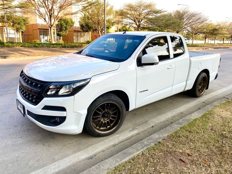 รถ Chevrolet Colorado 2.5 LT สี ขาว