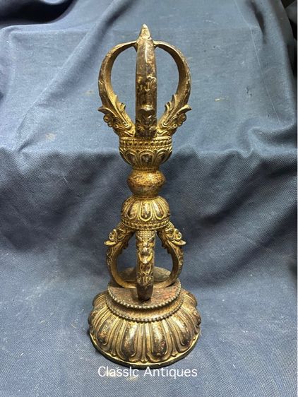 วัชระ ทองเหลือง พร้อมฐานตั้ง สะสม