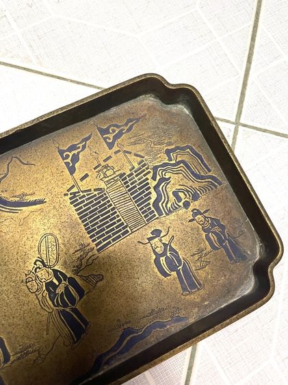 ถาด ทองเหลือง ย่อมุม ลายกำแพงเมือง ลงยาสะสม รูปที่ 5