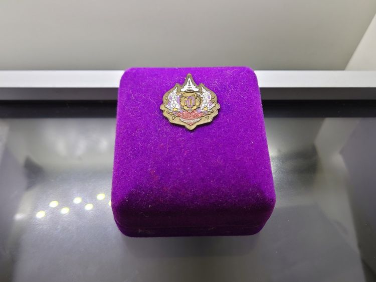 พระพุทธรูปนาคปรก ปางมารวิชัย ลอยองค์ เนื้อทองเหลืองรมดำ รุ่นเฉลิมพระเกียรติฯ 60 พรรษา สมเด็จพระเทพรัตนราชสุดาฯ พ.ศ.2558 พร้อมกล่องเดิม รูปที่ 8