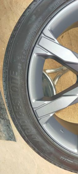 แม็กฮอนด้า ป้ายแดง ขอบ18 พร้อมยางบริสโตน 235 45 18 ปี24 ยางสวยทุกเส้นตุ่มข้างยางยังอยู่  ใส่ accord civic HRV CRV g2 รูปที่ 10