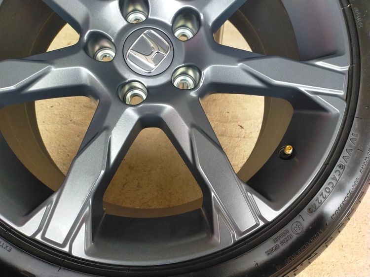 แม็กฮอนด้า ป้ายแดง ขอบ18 พร้อมยางบริสโตน 235 45 18 ปี24 ยางสวยทุกเส้นตุ่มข้างยางยังอยู่  ใส่ accord civic HRV CRV g2 รูปที่ 7