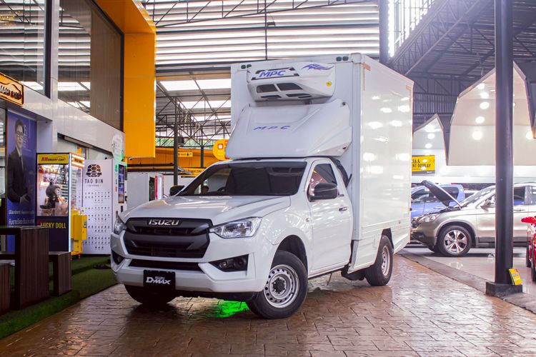 รถ Isuzu D-MAX 1.9 B สี ขาว