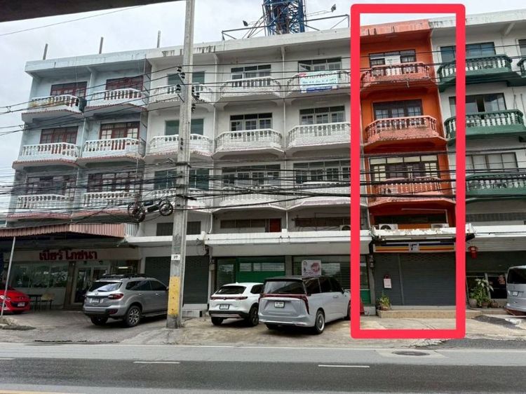 ขายอาคารพาณิชย์ 4 ชั้นครึ่ง ปากซอยแจ้งวัฒนะ11 พร้อมเข้าอยู่ ทำเลดี เดินทางสะดวก ใกล้รถไฟฟ้าสายสีชมพู