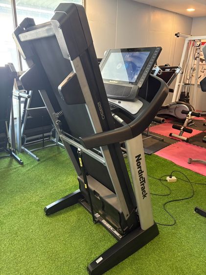 NordicTrack Commercial 2950 Treadmill -used- รูปที่ 4